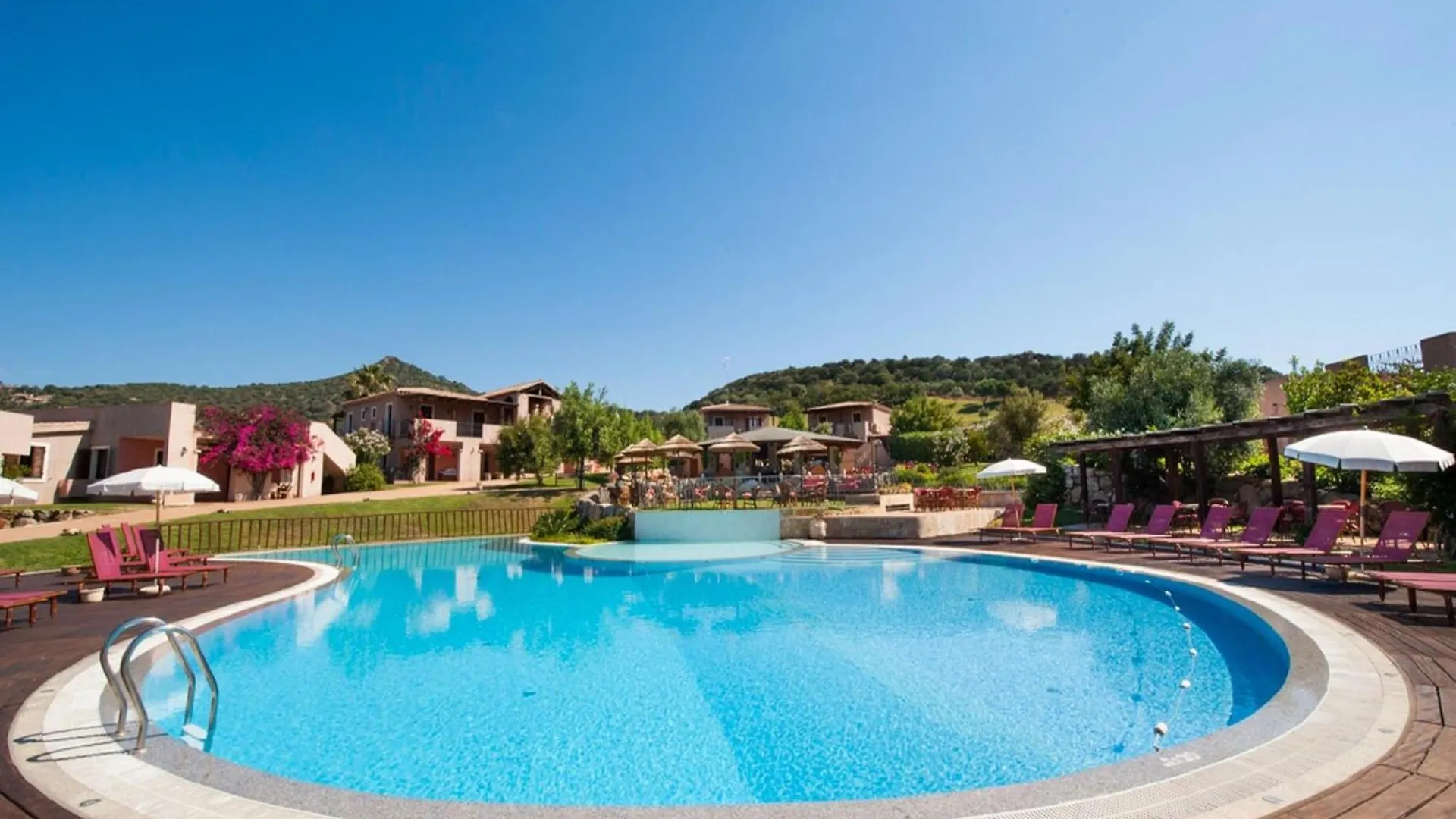 Apartment In Residence With Swimming Pool Villasimius