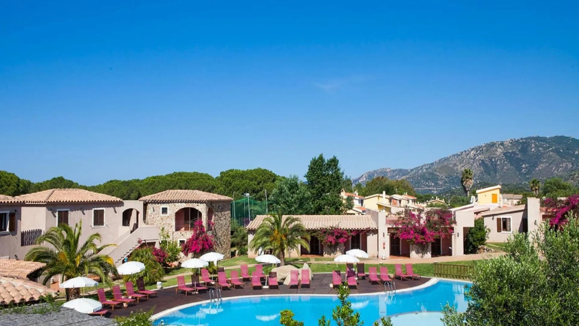 Apartment In Residence With Swimming Pool Villasimius Italien