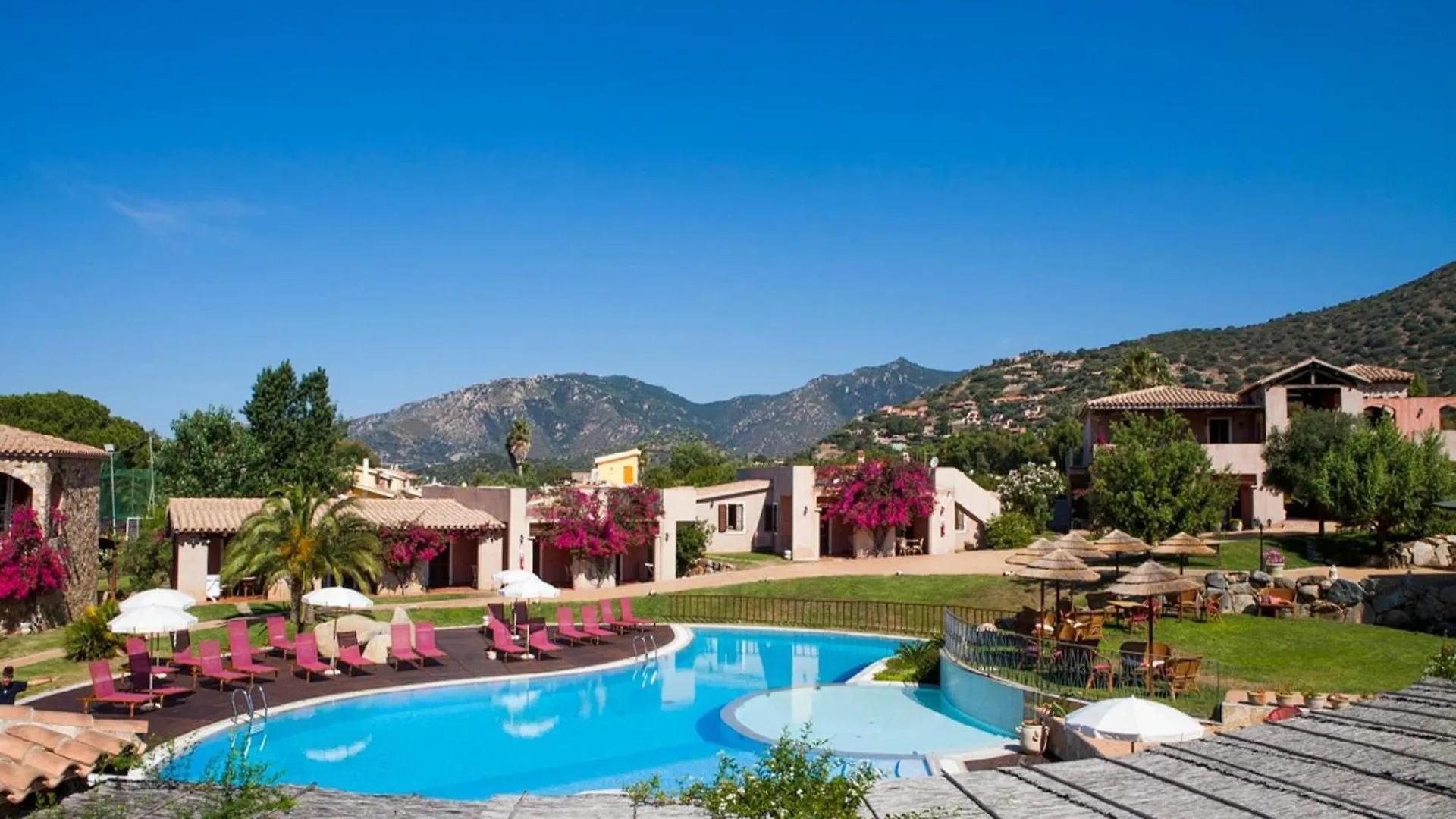 Apartment In Residence With Swimming Pool Villasimius